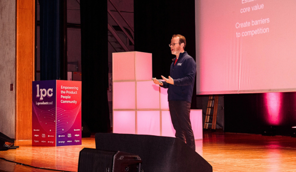 Bruce McCarthy en su conferencia en LPCMAD23