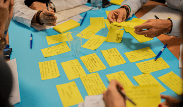 cómo organizar un taller Crazy 8